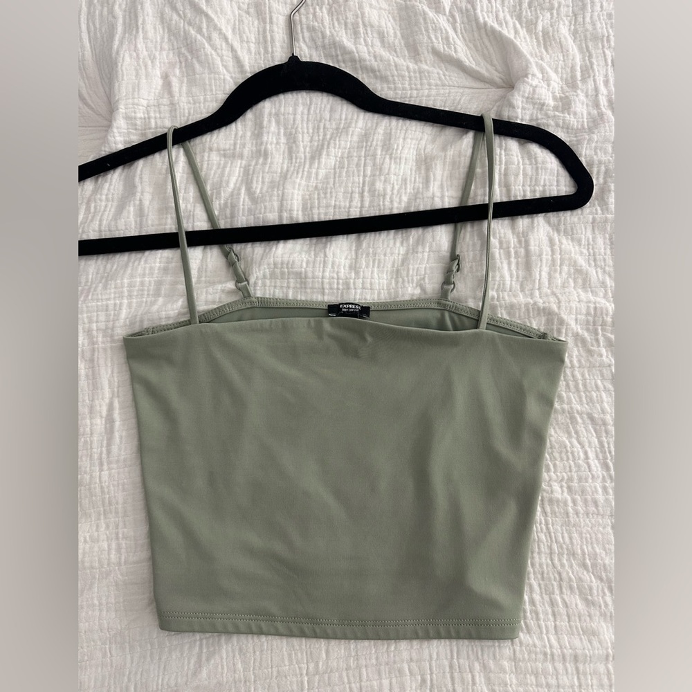 Express Body Contour Crop Top